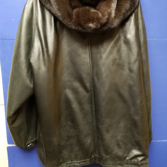 Reversable Leather/Mink Coat with hood - Picture 4 of 4